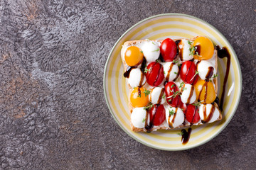 tomate mozarella brot