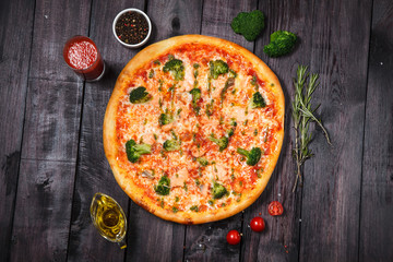 italian pizza with cheese