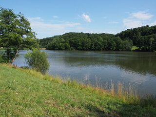 Fototapeta premium Ohmbachsee - Stausee des Ohmbachs auf der Gemarkung der pfälzischen Verbandsgemeinde Oberes Glantal 