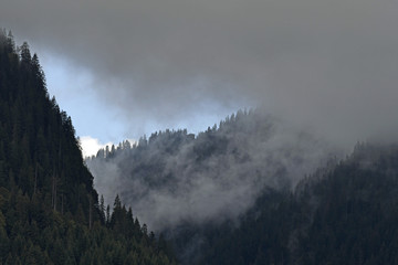 wolkenlandschaft &uuml;ber dem kleinwalsertal