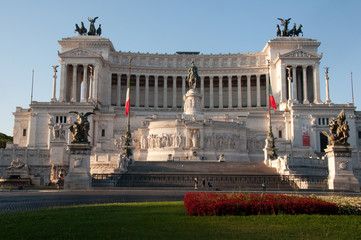 Obraz premium Roma, Italia - 13 luglio 2018: Altare della Patria, noto come il Monumento Nazionale a Vittorio Emanuele II o Il Vittoriano in piazza Venezia
