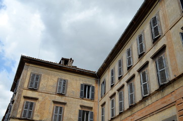 Fototapeta na wymiar Altbaufassade in Bolsena