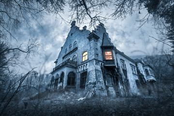 Fototapeta Old haunted abandoned house obraz