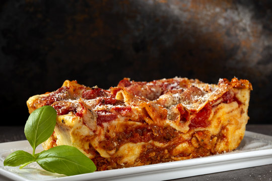 Italian pasta with with bolognese / ragu sauce and bechamel