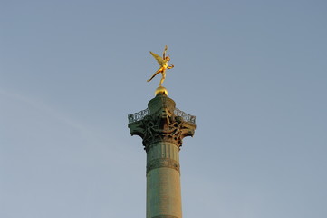 Fototapeta na wymiar Sculpture de la Bastille