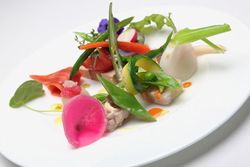 新鮮な野菜のサラダ