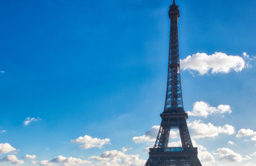 Fototapeta na wymiar The Eiffel Tower in paris on a beautiful sunny day. View from Trocadero