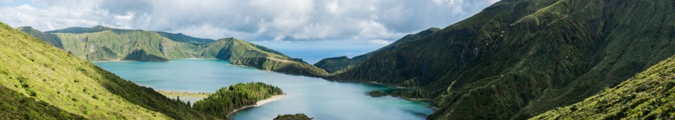 Obraz premium Lagoa do Fogo - Panorama