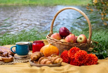 Fototapete Picknick Basket with Food Bakery Autumn Picnic  Time Rest Background