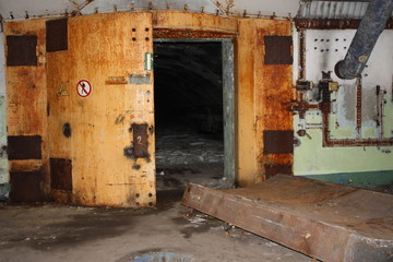 Fototapeta na wymiar Abandoned bunker