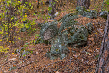 Каменная лесная фигура 
