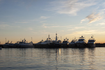 Fototapeta premium Motoryachts in the harbour of Cannes