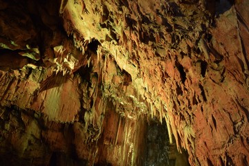 黄色の鍾乳洞１