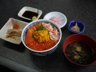 海鮮丼