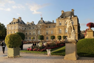 Fototapeta premium paris, france, Le Jardin du Luxembourg, sunset, sculpture, statue, Luxembourg Gardens, Palace, French Senate