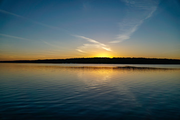 Fototapeta na wymiar Sonnenuntergang am See