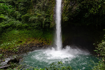 Fototapeta na wymiar Waterfall near La Fortuna in tropical rainforest, Costa Rica