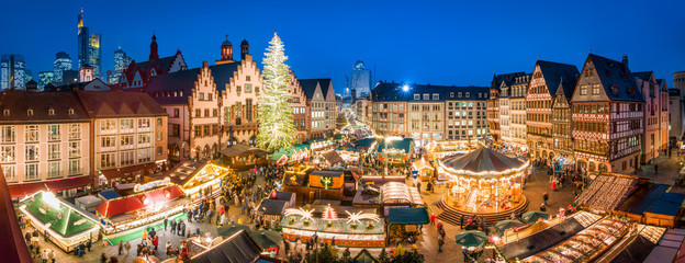Weihnachtsmarkt Panorama auf dem Frankfurter Römer, Frankfurt am Main, Hessen, Deutschland - obrazy, fototapety, plakaty
