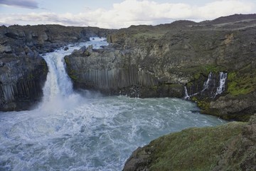 Wasserfall Aldeyjarfoss im Hochland von Island