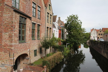 Fototapeta na wymiar Blick auf Kanal in Brügge
