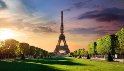 Gordijnen Zonsopgang en Eiffeltoren © Givaga