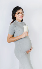Care of Asian pregnant women with milk.