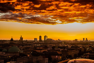 Berlin von oben bei Sonnenuntergang