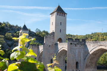 Fototapeta na wymiar Cahors : le Pont Valentré