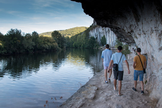 Balade sur le chemin de halage entre Bouzies et Saint Cirq Lapopie, Lot