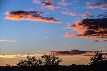 Allassac (Corrèze, France) - Coucher de soleil nuageux