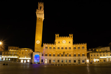 Fototapeta premium Siena night view, Tuscany, Italy