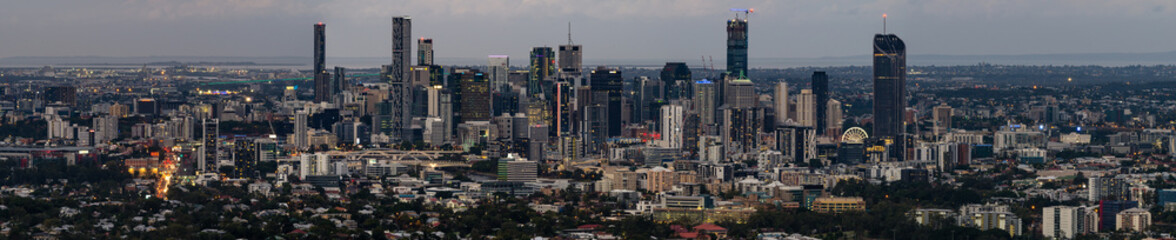 Fototapeta premium Brisbane skyline at sunset