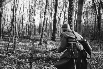 German Infantry Wehrmacht Soldier Of The World War II Hidden Run