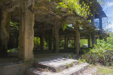 Naklejka premium Japanese military headquarters, Peleliu Island and war ruins, the battle was fought between the U.S. and Japan during World War II.
