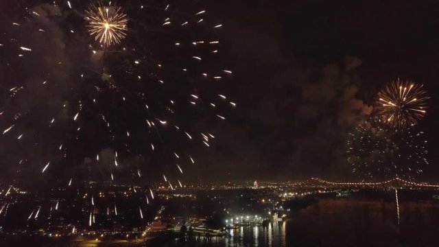 4TH OF JULY OVER THE MISSISSIPPI RIVER IN NOLA.