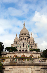 Fototapeta premium Basilica of Sacred Heart at Montmartre in Paris in France