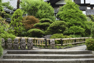寺の玄関