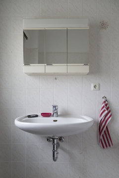 Outdated bathroom