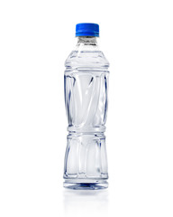 Naklejka premium Transparent water bottle isolated on white background. Plastic drink container or mineral water package. Clipping paths object.
