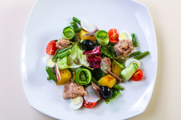 Tuna salad with vegetables