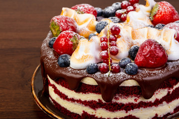 Cake with berries