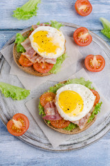 Traditional sandwich with fried bacon