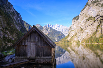Einsame Hütte am Obersee in Bayern