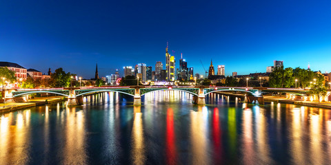 Obraz premium Night panorama of Frankfurt am Main, Germany