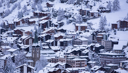 Fototapeta na wymiar Zermatt valley