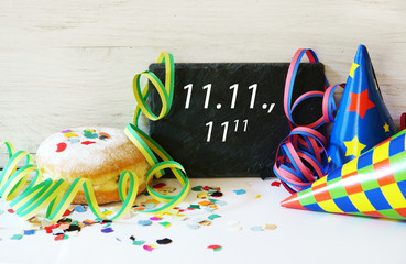 Karneval, Fasching, Beginn, Faschingsbeginn, 11. November, Luftschlangen, Konfetti, Textraum, copy...