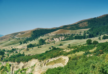 Naklejka premium Mountain road