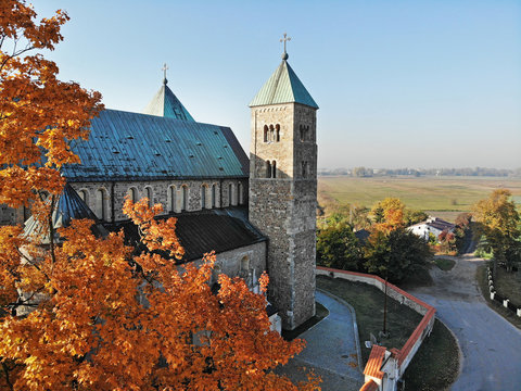 Fototapeta Kolegiata w Tumie (województwo łódzkie)