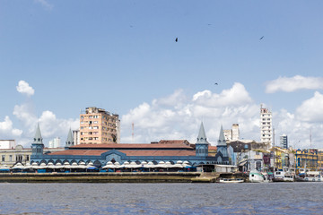 Belém e baía do Guajará, Mercado de Ferro e Ver-o-Peso, em Belém do Pará - obrazy, fototapety, plakaty