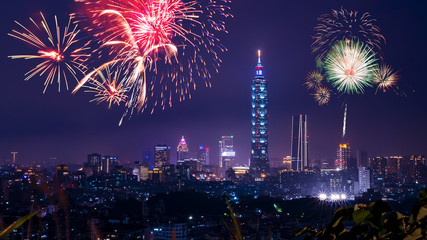 Obraz premium Taipei cityscape Night light with fireworks 6